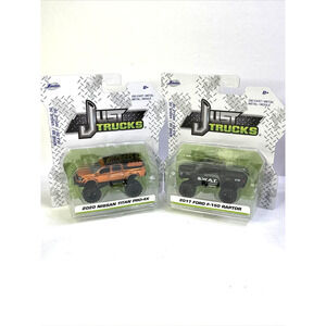 jada 1/64 just trucks diecast 2022 Nissan Titan Pro-4x 2017 Ford F-150 SWAT